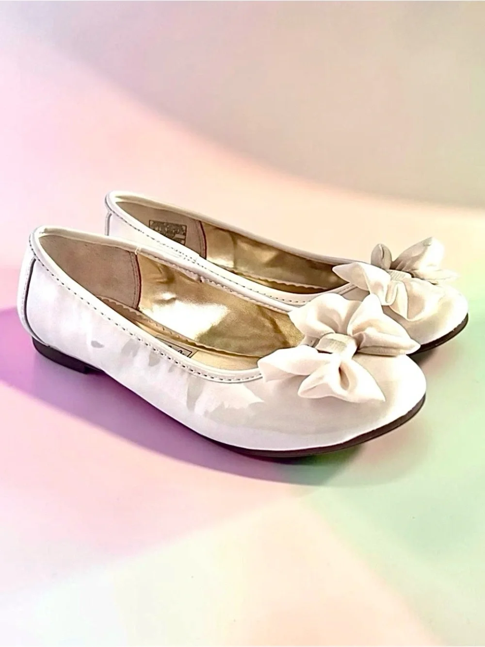 Nine West Bow Flats Cream Patent Girls Size 2 Excellent Condition